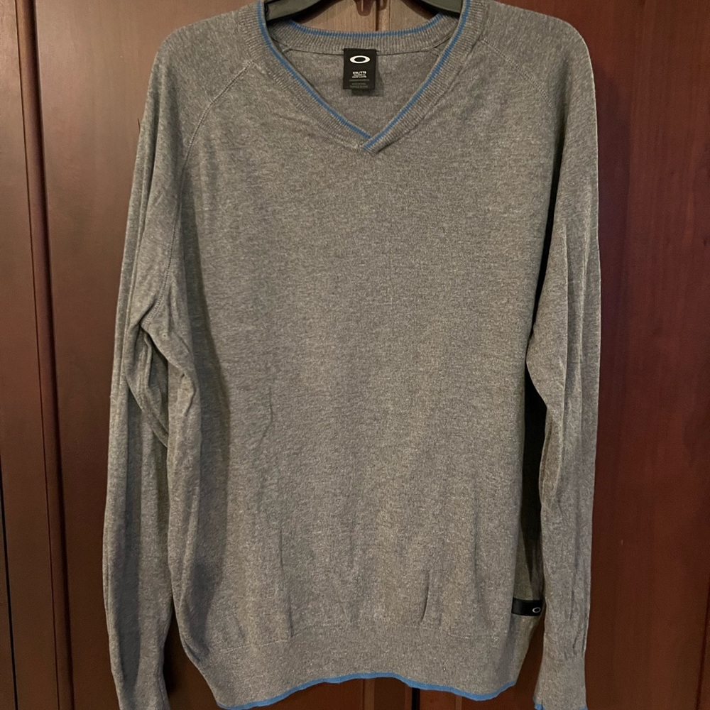 Oakley Men's Heather Gray V-Neck Sweater